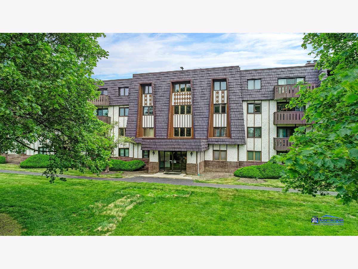 Condominiums Sold Heiden Gardens Lake Bluff Illinois, 13000 Heiden