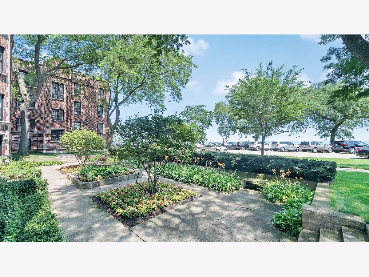 Condominiums Sold Tower Court Evanston Illinois, 562 Sheridan