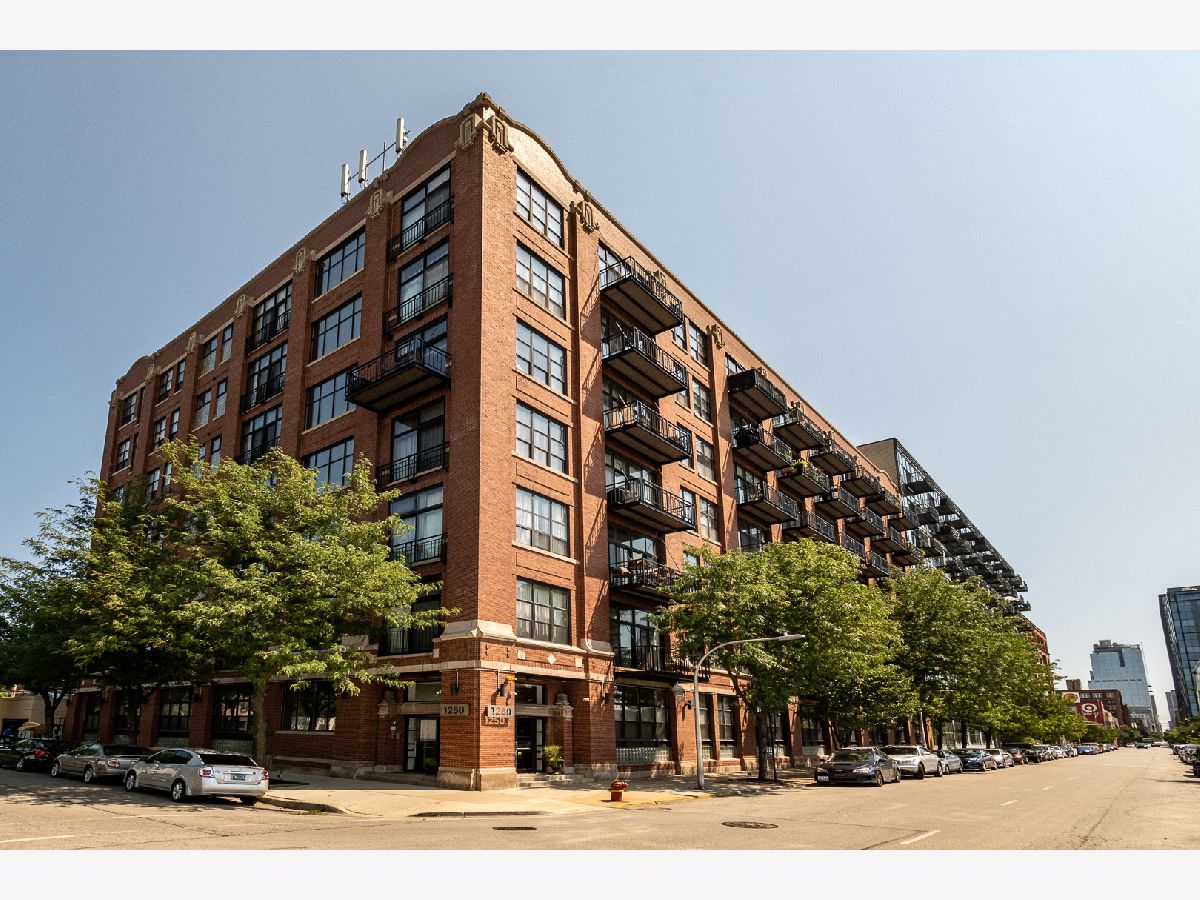 Condominiums Sold Vanguard Lofts Chicago Illinois, 1250 Van Buren
