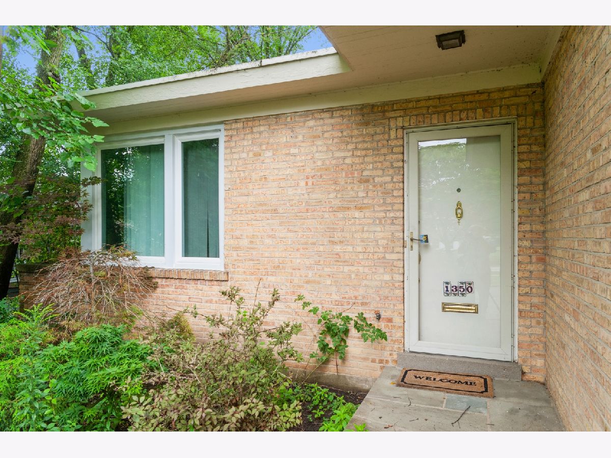 Homes Rented Sherwood Forest Highland Park Illinois, 1350 Ferndale