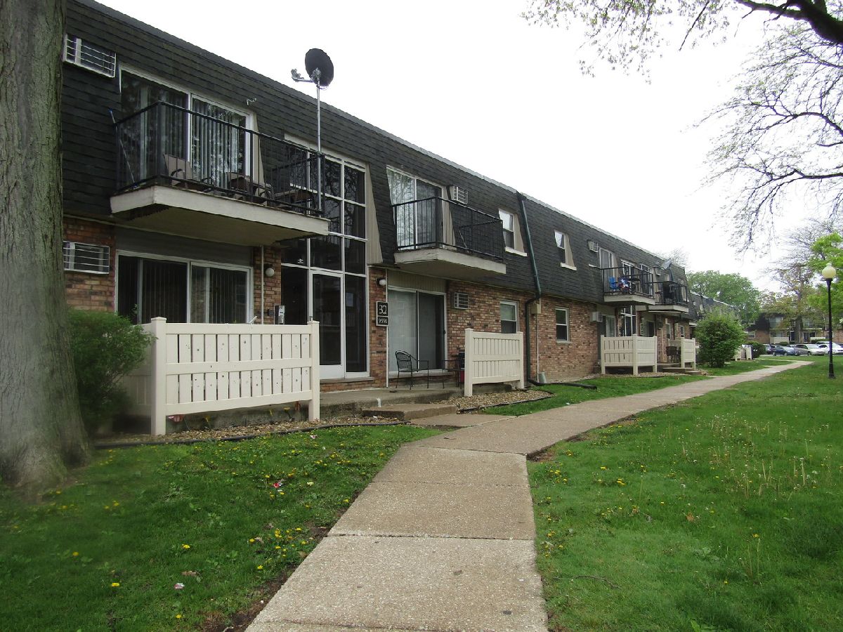 Condominiums Sold Green Oaks Palos Hills Illinois, 9998 84th