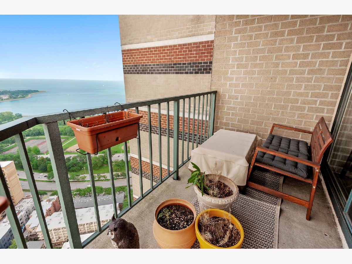 Condominiums Rented The New York Chicago Illinois, 3660 Lake Shore