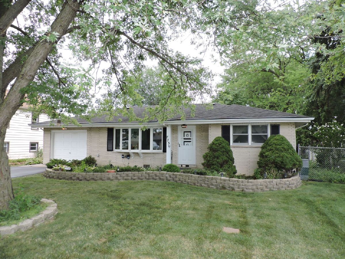 Homes & Condos & Townhomes Sold Bridgeview Manor Bridgeview Illinois, 7739 Ferdinand