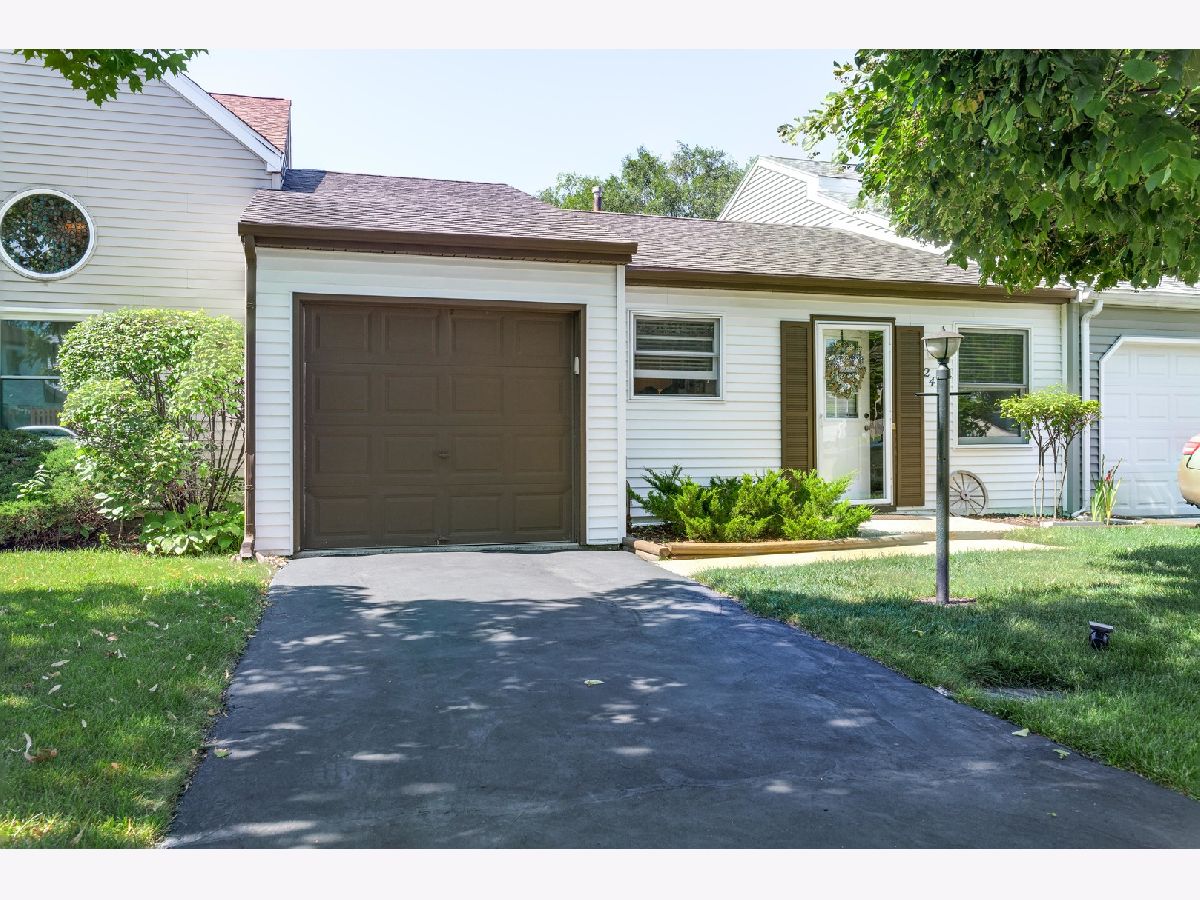 Townhomes Sold Cobblestone Woodstock Illinois, 2424 Bridgewater