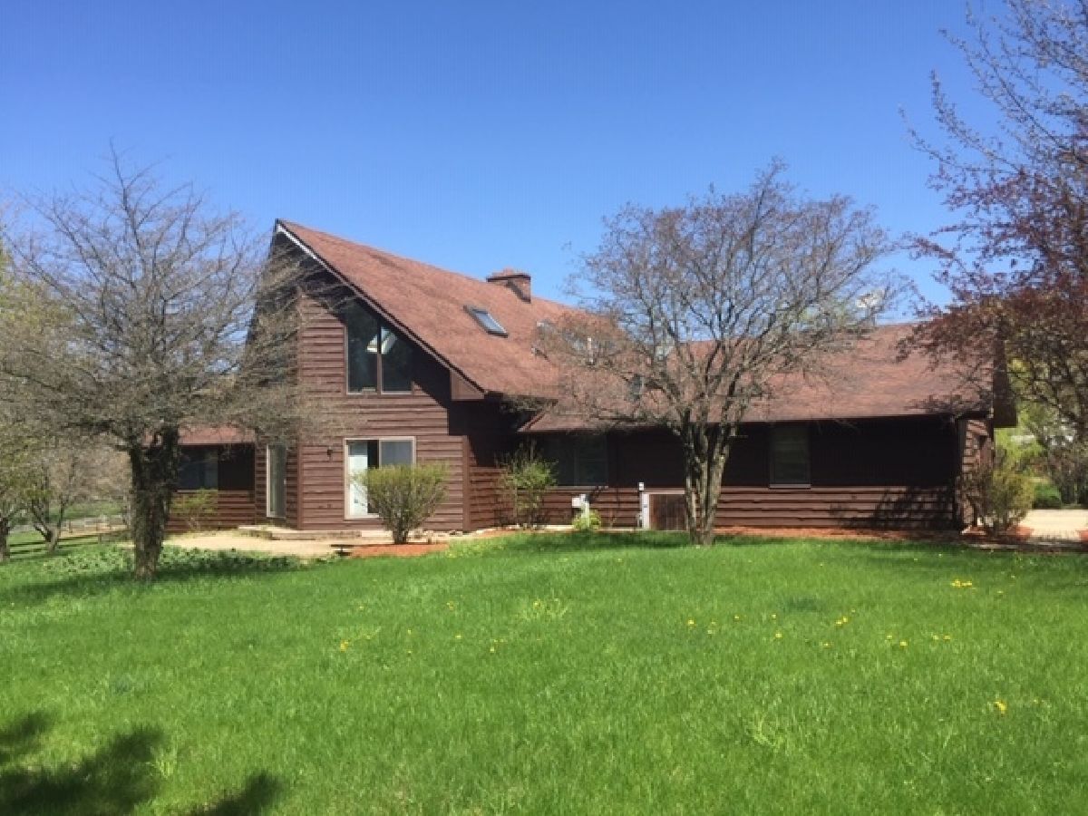 Rented Bull Valley Illinois, 605 Valley Hill