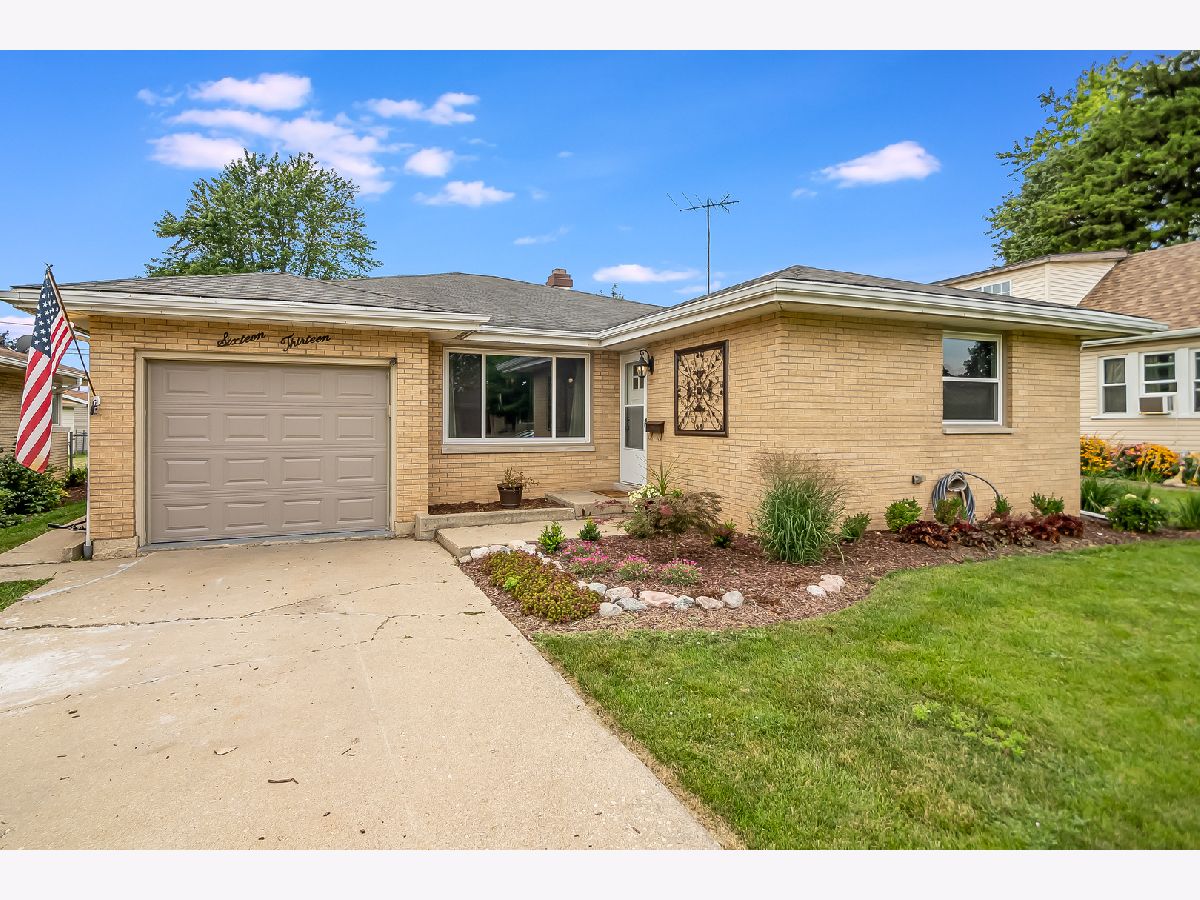 Homes Sold Stern Park Gardens Crest Hill Illinois, 1613 Dearborn