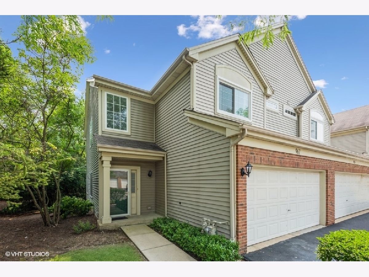 Townhomes & Condos Sold Maple Hollow Lombard Illinois, 967 Tanager