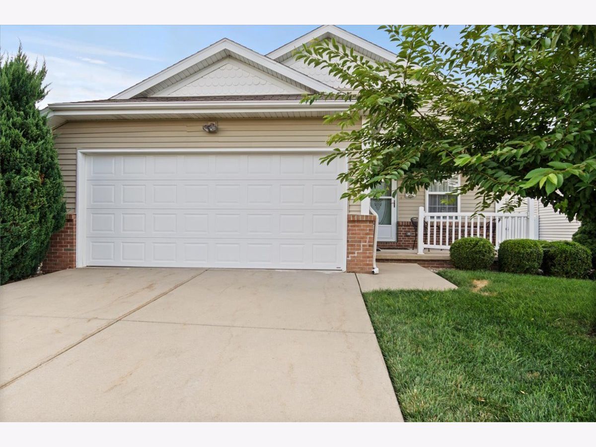 Homes & Condos & Townhomes Sold Breckenridge Bloomington Illinois, 78 Astoria