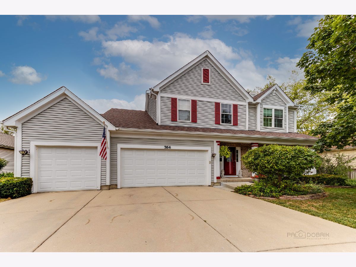 Homes Sold Columbine Square Elgin Illinois, 764 Red Barn