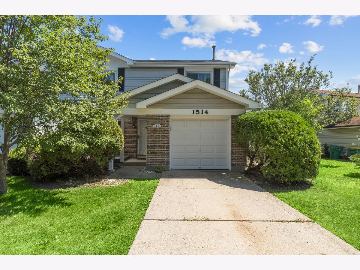 Townhomes Sold Malibu Wheeling Illinois, 1514 Laguna