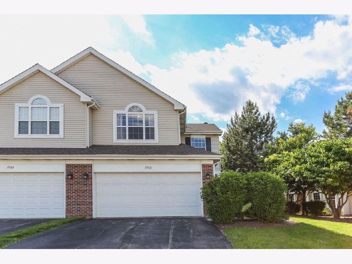 Townhomes & Condos Sold Blackberry Creek Hoffman Estates Illinois, 1968 Blackberry