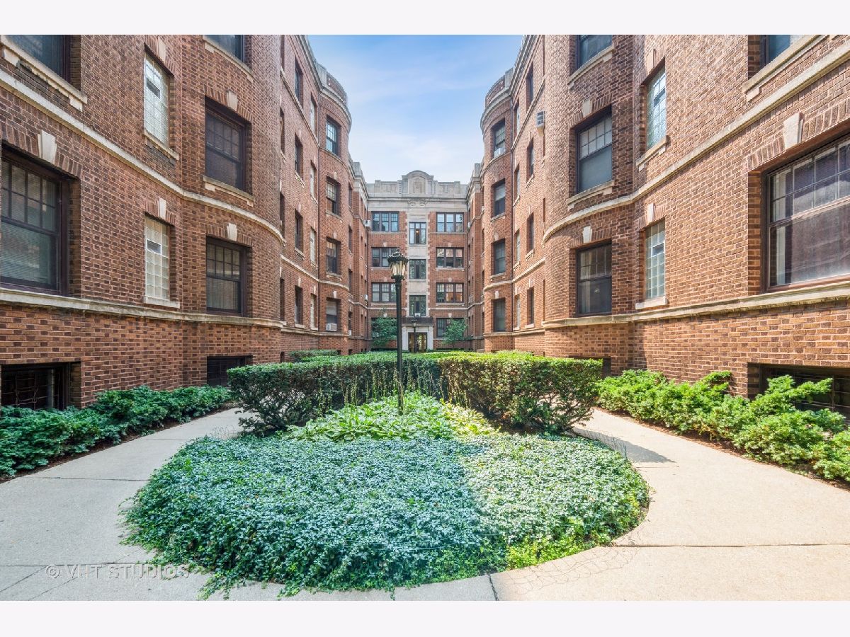 Condominiums Rented Brighton Of Lincoln Park Chicago Illinois, 2328 Lincoln Park West