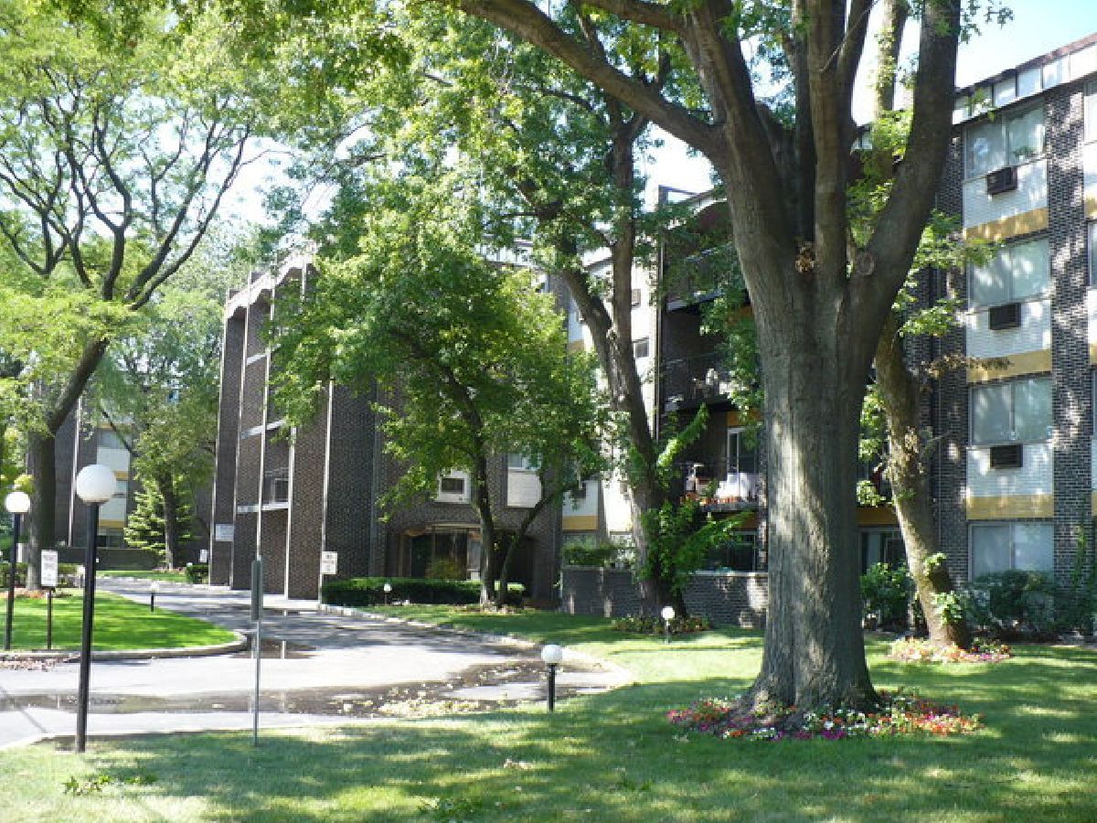 Condominiums Sold Royalton Chicago Illinois, 6800 California