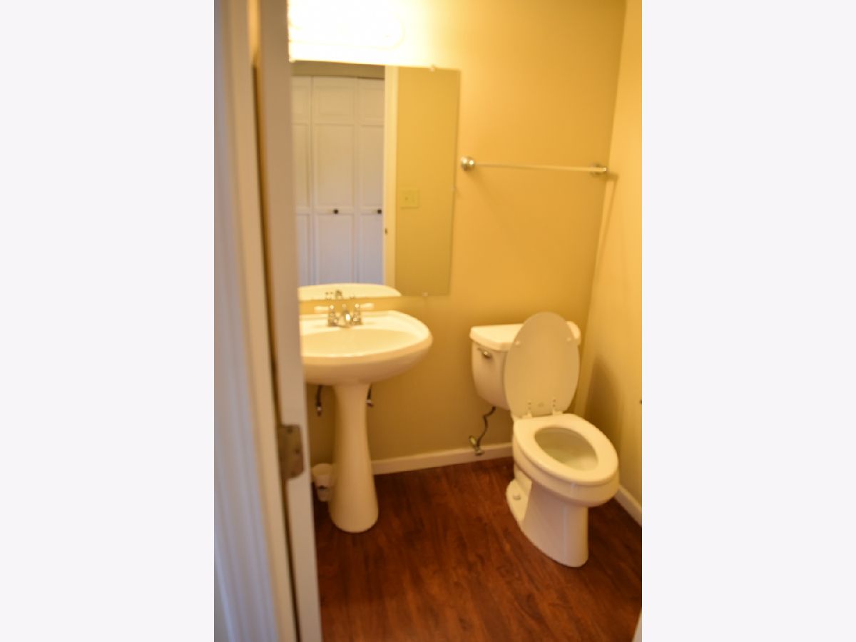Townhomes & Homes Rented Maplewood Estates Carol Stream Illinois, 1256 Robin