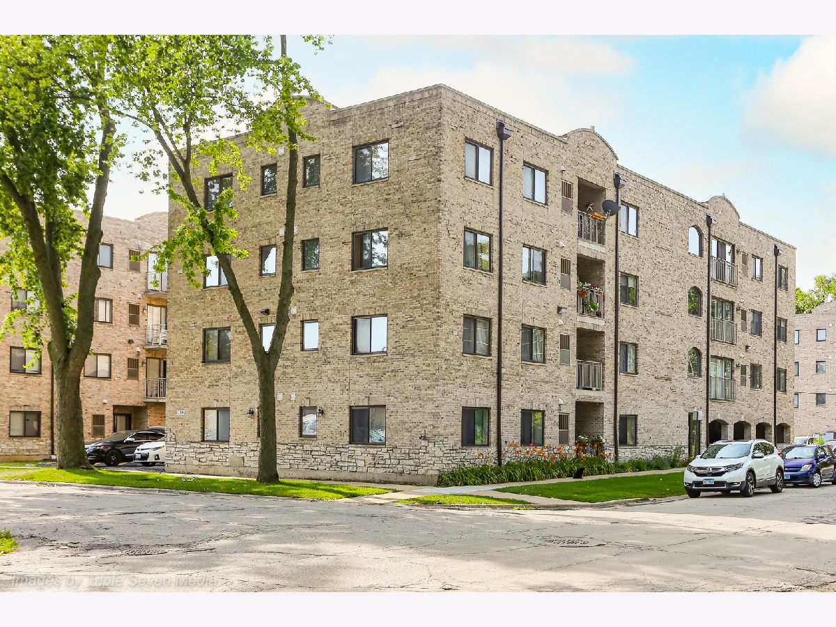 Condominiums Sold Condos On The Forest Lyons Illinois, 7335 Oakwood