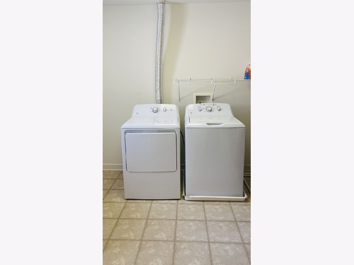 Homes & Townhomes Rented Liberty Lakes Wauconda Illinois, 2845 Glacier