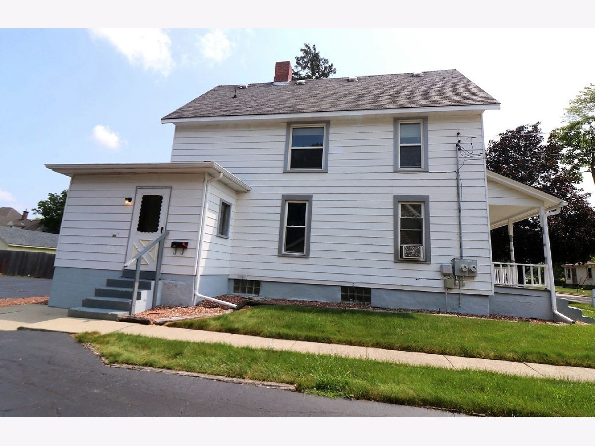 Homes Sold Hobarts Woodstock Illinois, 321 Hoy