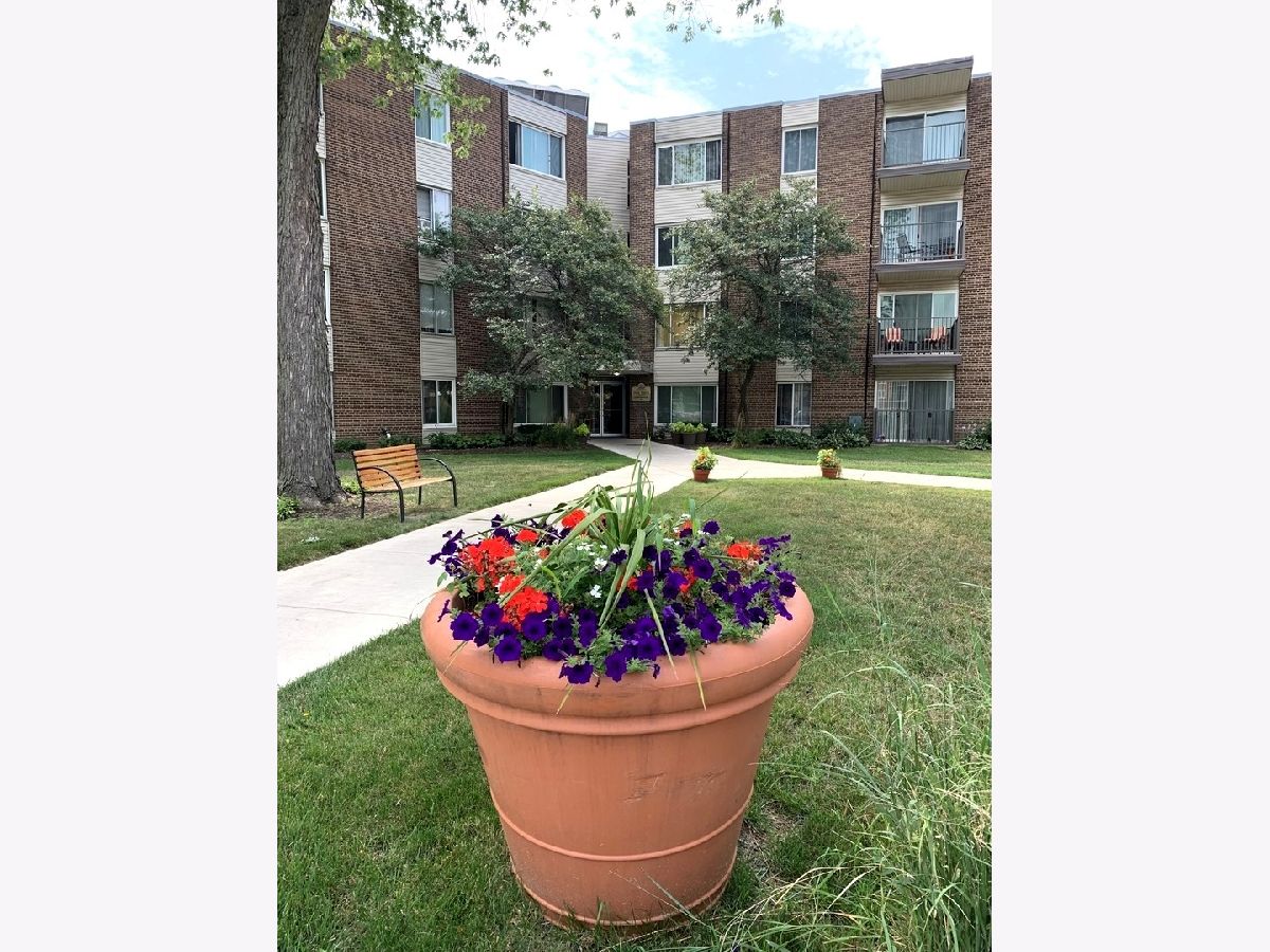 Condominiums Sold Park Towne Palatine Illinois, 140 Wood