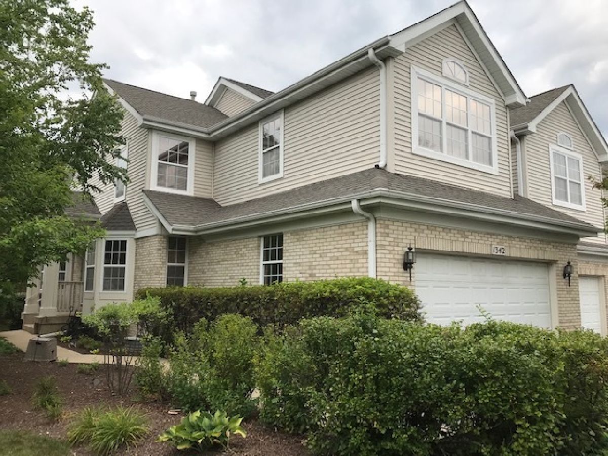 Townhomes Rented Cloisters Schaumburg Illinois, 1342 Lunt