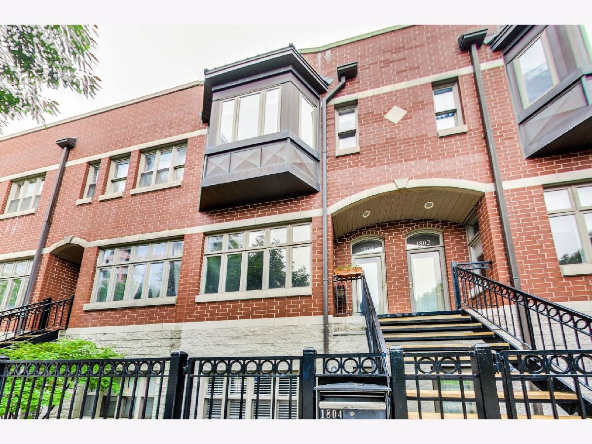 Condos & Townhomes & Homes Rented Prairie District Homes Chicago Illinois, 1804 Calumet