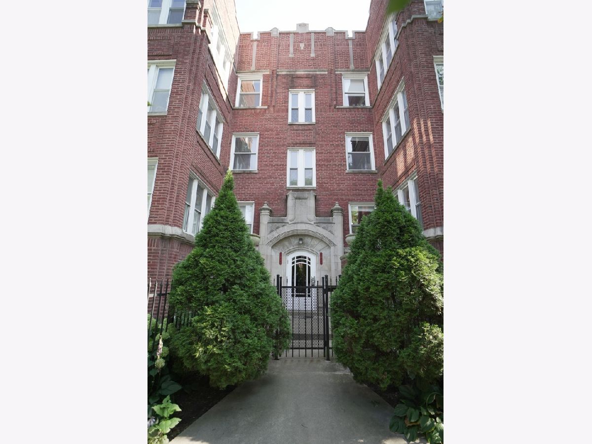 Condos & Townhomes Sold Estes Manor Homes Chicago Illinois, 1635 Estes