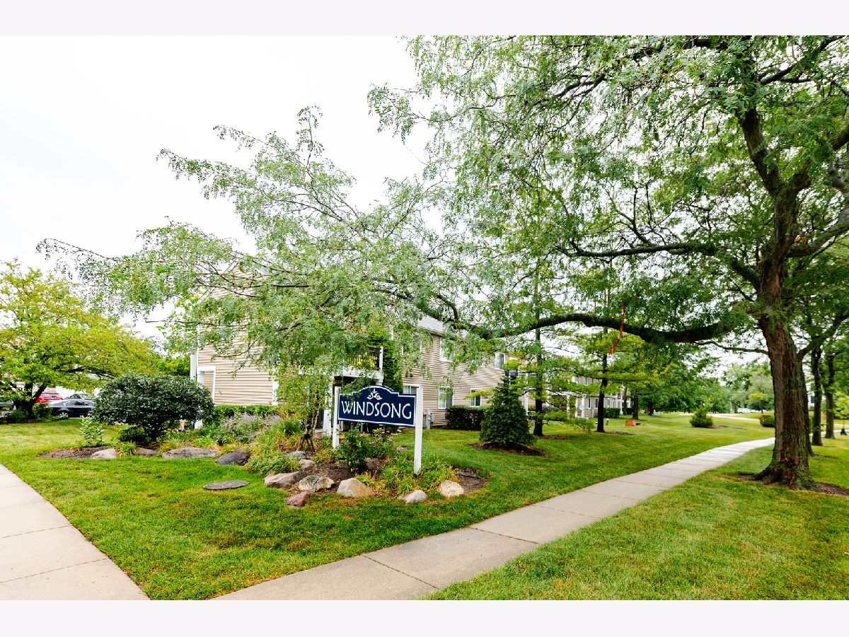 Townhomes & Condos Sold Windsong Schaumburg Illinois, 2147 Southwind
