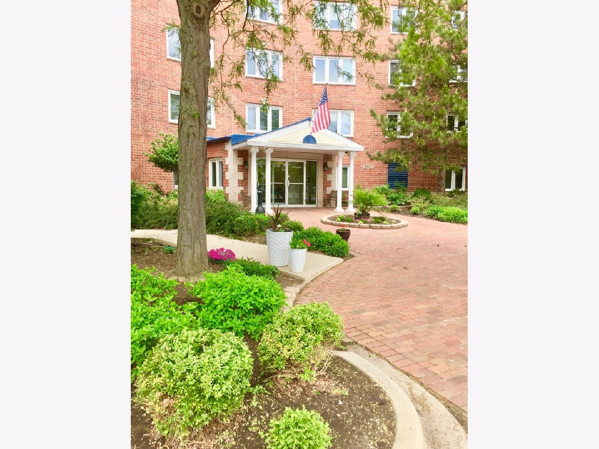 Condominiums & Homes Sold Bunker Hill Niles Illinois, 6701 Milwaukee