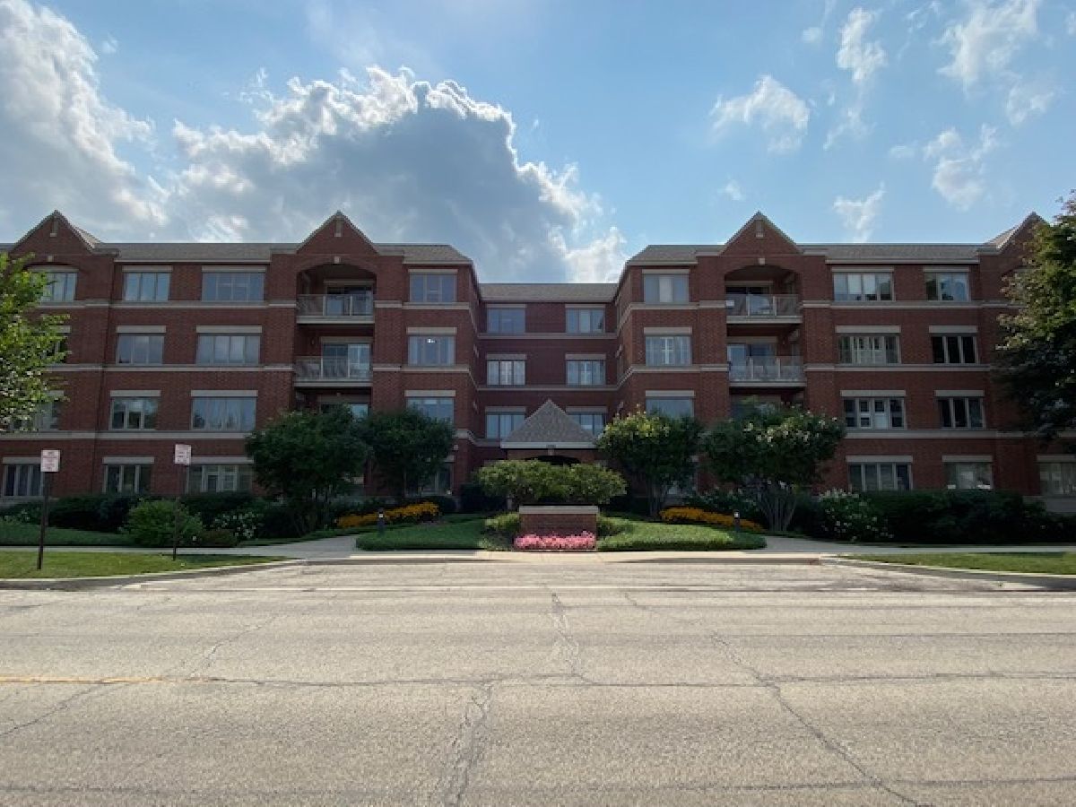 Condominiums Sold Sheridan Square Highland Park Illinois, 1660 First