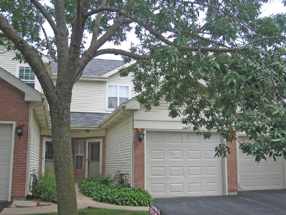 Townhomes & Condos & Homes Rented Glendale Lakes Glendale Heights Illinois, 1449 Golfview