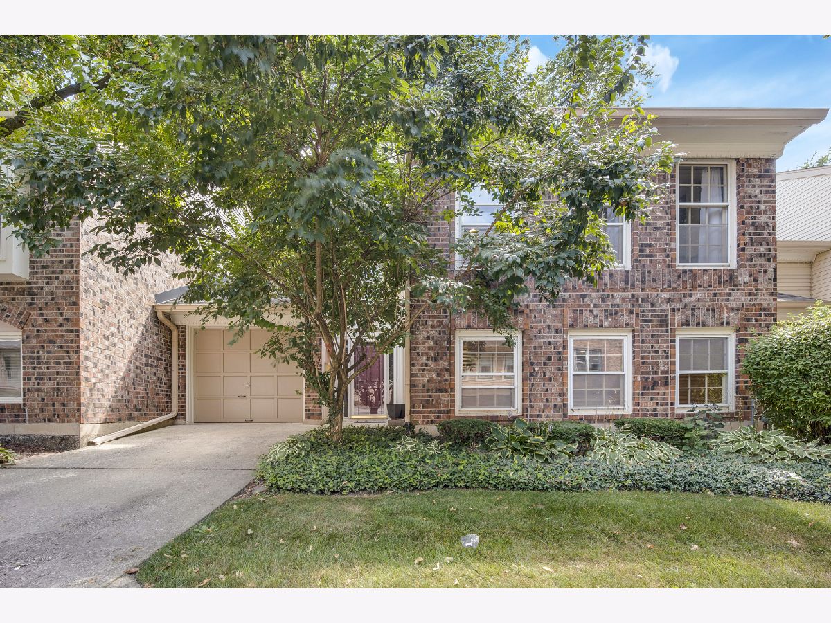 Townhomes Sold Stone Manor Batavia Illinois, 250 Stone Manor