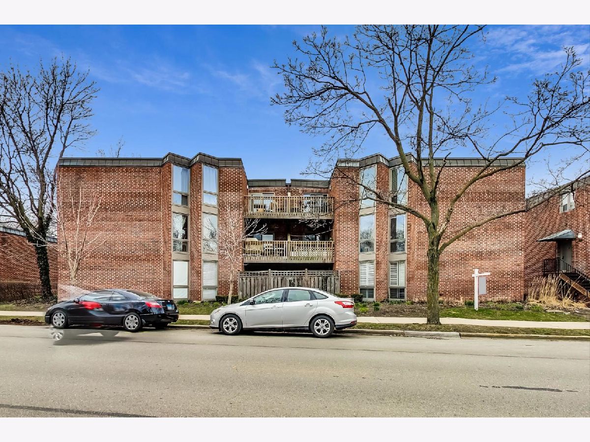Condos & Townhomes Sold Oz Park Gardens Chicago Illinois, 2036 Larrabee