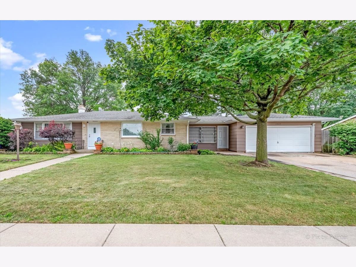 Homes Sold Country Knolls South Elgin Illinois, 1403 Erie