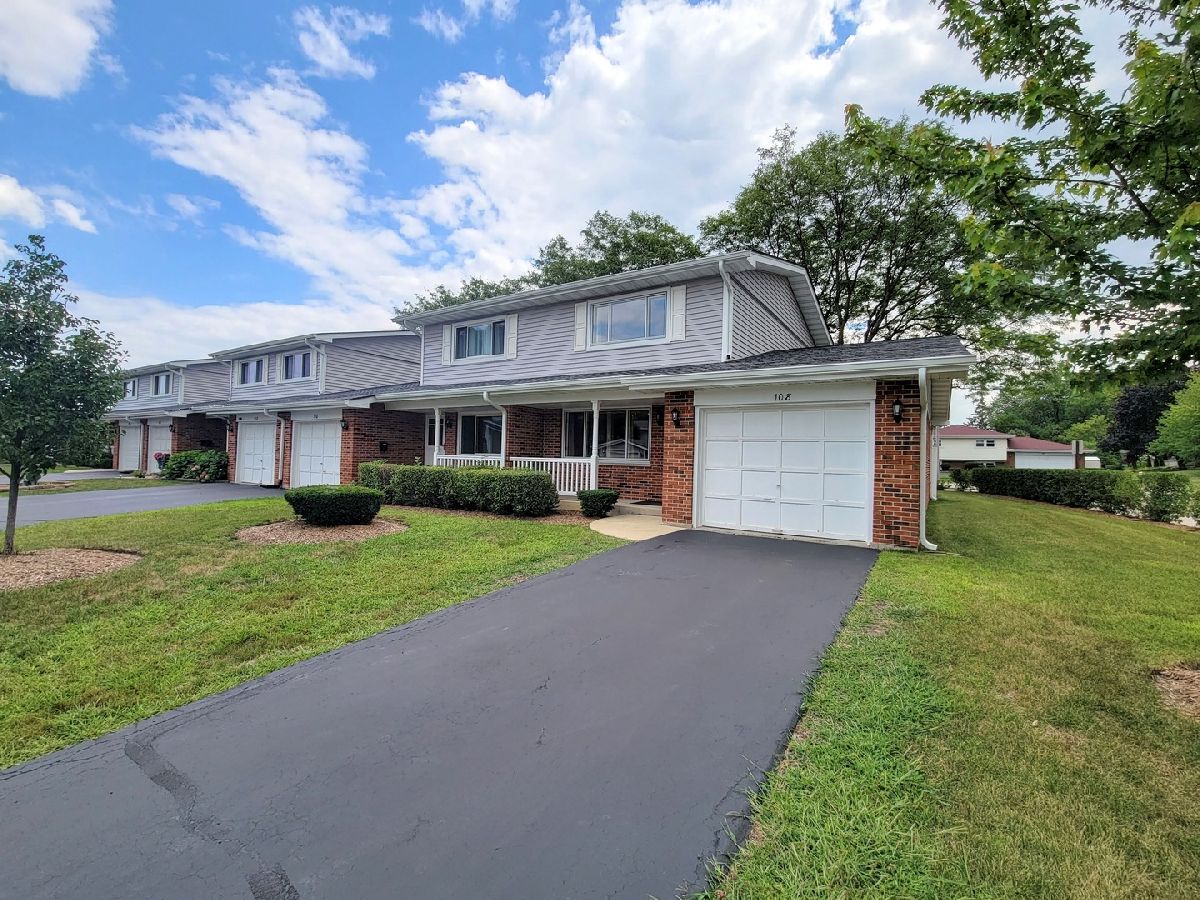 Townhomes Sold Carlisle Cove Schaumburg Illinois, 108 Wiltshire