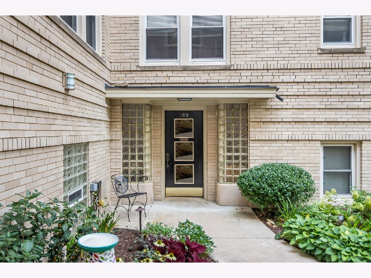 Condos & Townhomes Sold Pine Ave Condos Riverside Illinois, 100 Pine