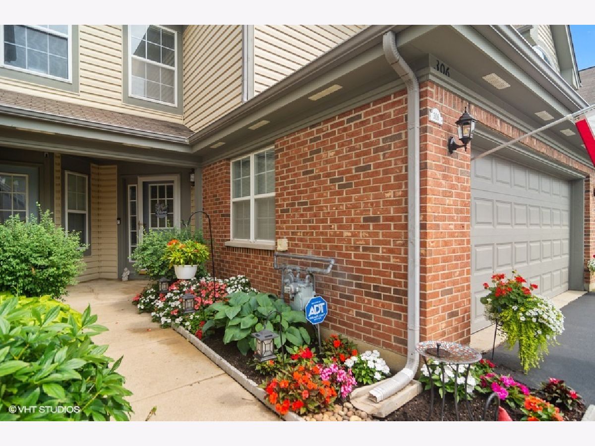Townhomes & Condos Sold Checker Place Buffalo Grove Illinois, 306 Manor