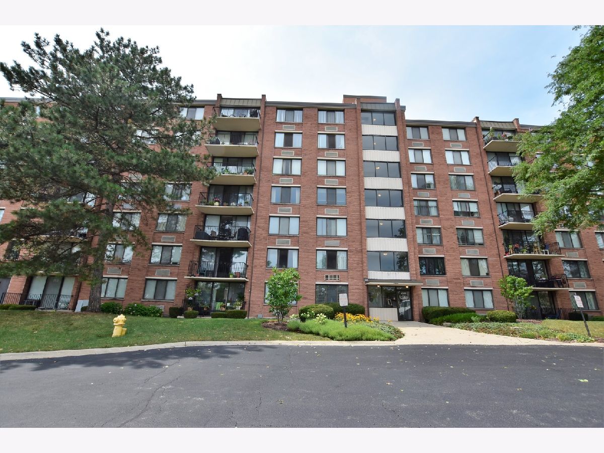 Condominiums Sold St Regis Lombard Illinois, 2000 Saint Regis