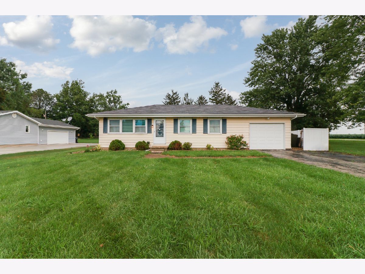 Homes Sold Country Acres Bloomington Illinois, 14714 Brian