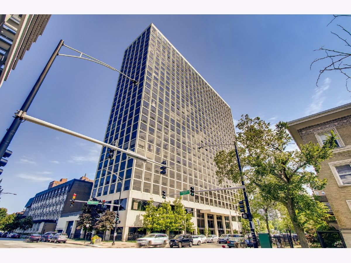 Condominiums Rented Boardwalk Chicago Illinois, 4343 Clarendon
