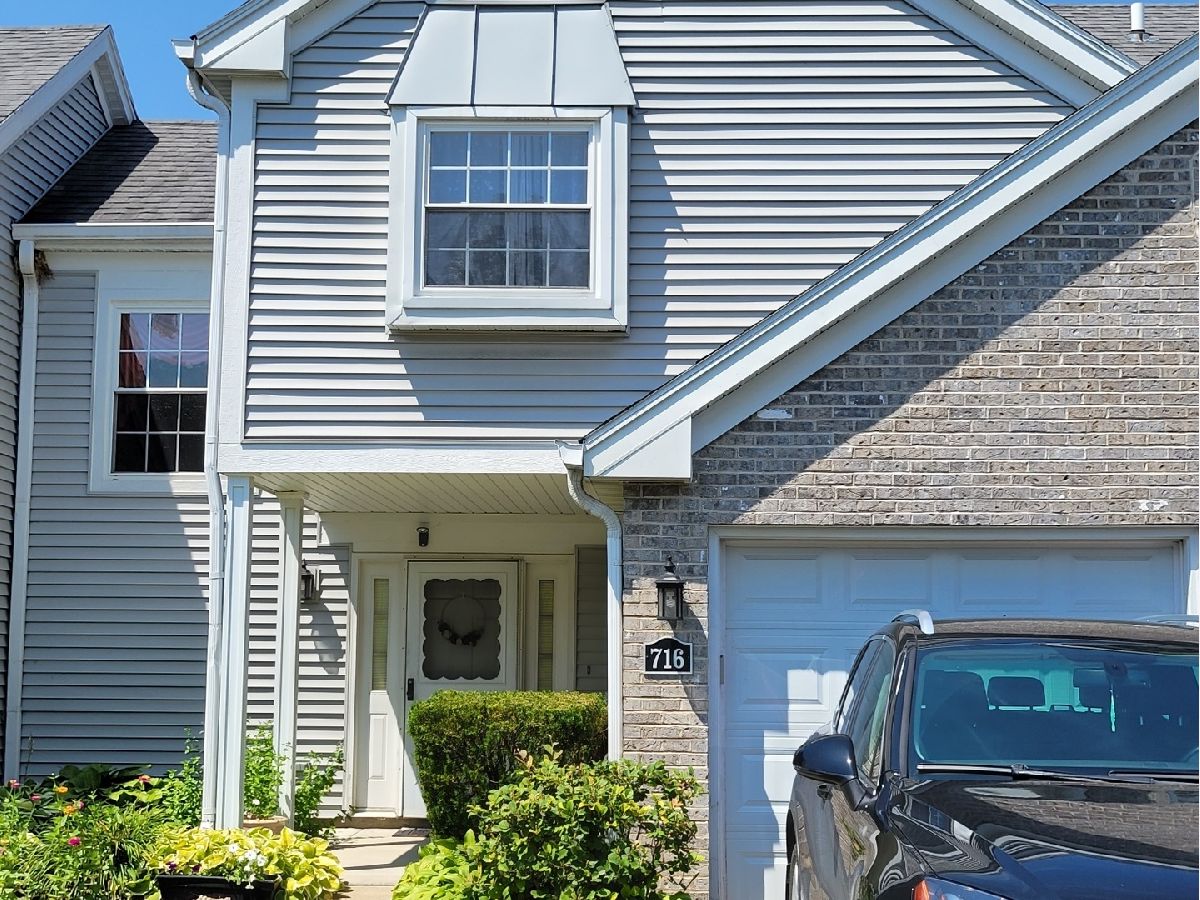 Townhomes Rented Kingsport Commons Wheeling Illinois, 716 Sutton