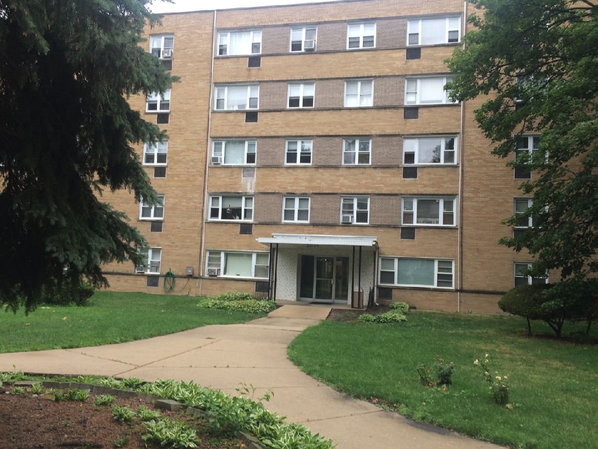 Condos & Townhomes Sold Granville Court Chicago Illinois, 2035 Granville
