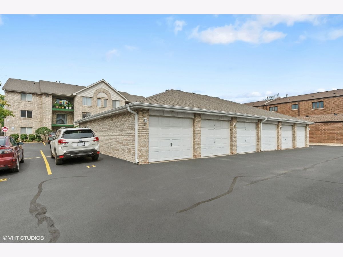 Condos & Townhomes Sold Thomas Ridge Hickory Hills Illinois, 9005 Roberts