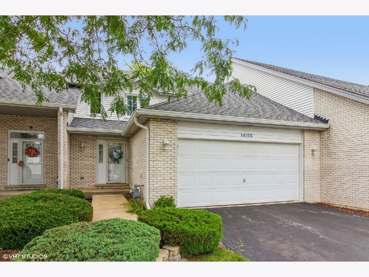 Homes & Townhomes Sold Pheasant Lake Tinley Park Illinois, 18205 Pheasant Lake
