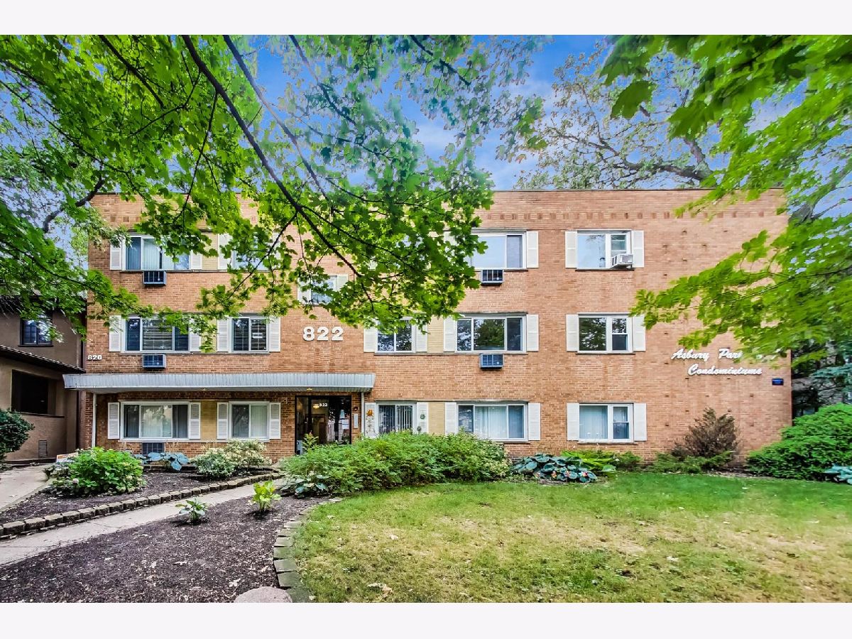 Condominiums Sold Asbury Park Condominiums Evanston Illinois, 822 Seward