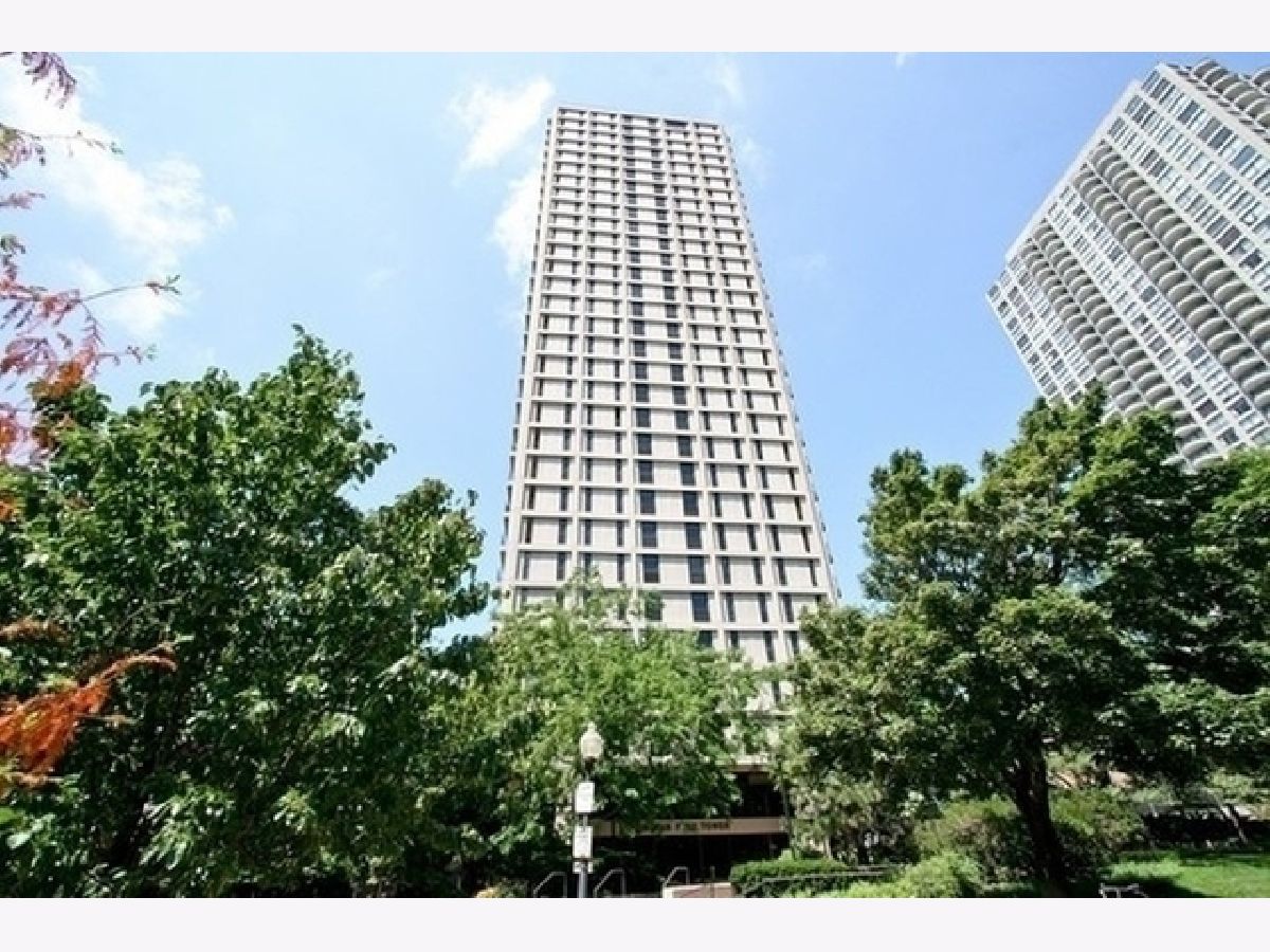 Condominiums Sold Lincoln Park Towers Chicago Illinois, 1960 Lincoln Park West