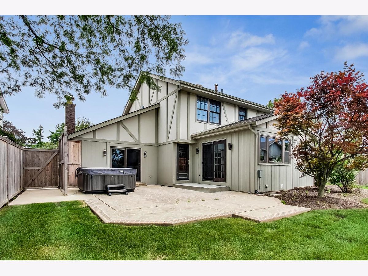 Homes Sold Stonegate Clarendon Hills Illinois, 305 Columbine