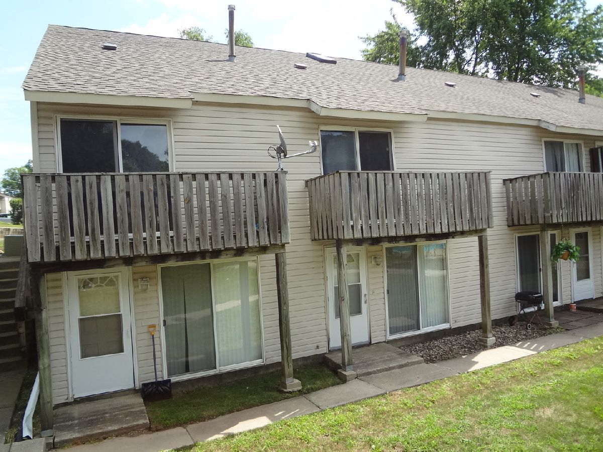 Townhomes & Condos & Homes Rented Hidden Glen Fox Lake Illinois, 128 1/2 Cora