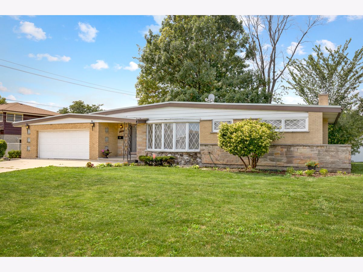  Sold Norwood Park Township Illinois, 5588 Vine