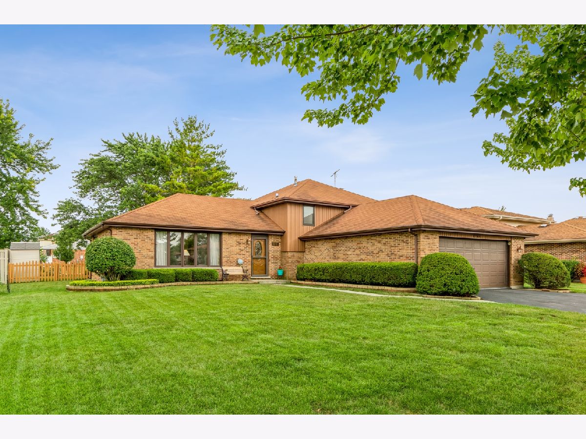 Homes Sold Tanbark Tinley Park Illinois, 8249 Michelle