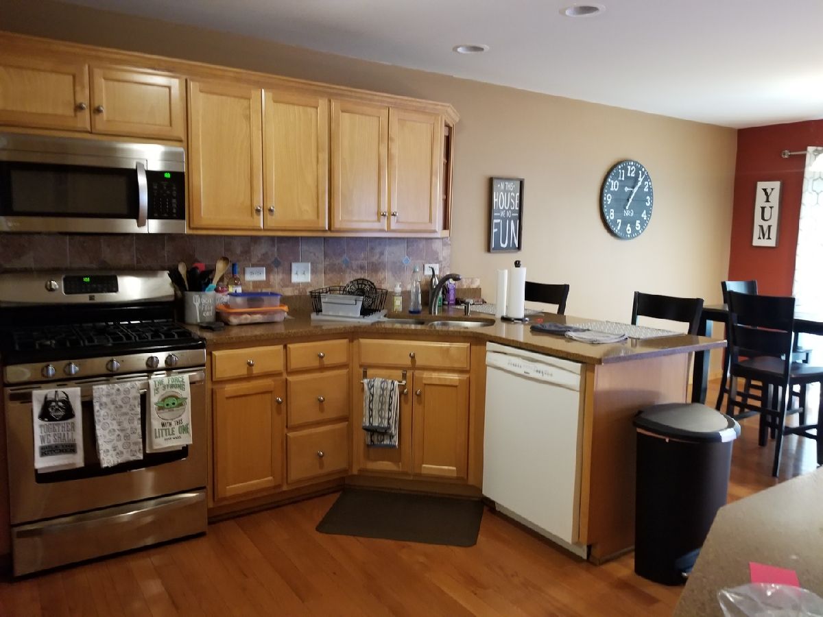 Townhomes Rented Caledonia Meadows Tinley Park Illinois, 9355 Cambria