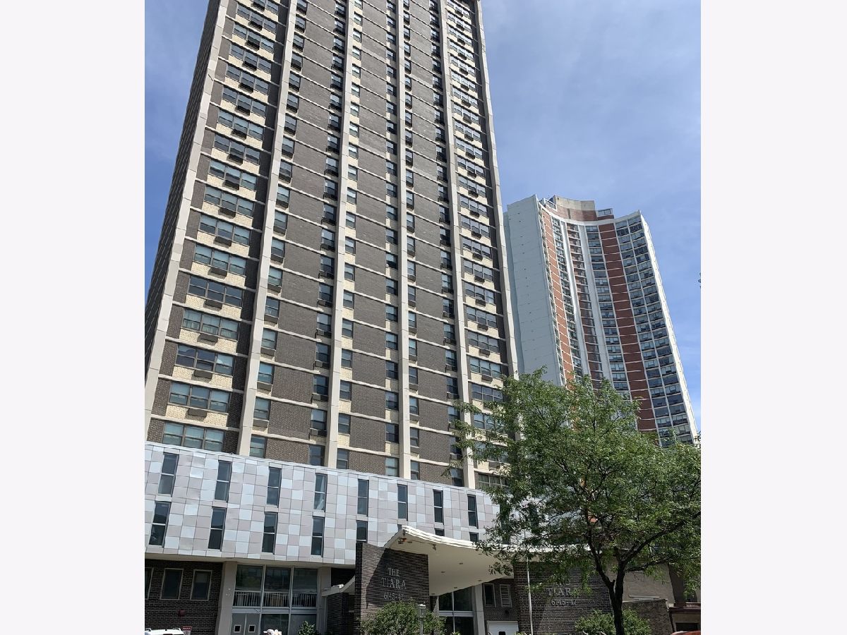 Condominiums Sold Tiara Chicago Illinois, 6147 Sheridan